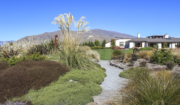 The garden is across the road from Lake Ruataniwha.