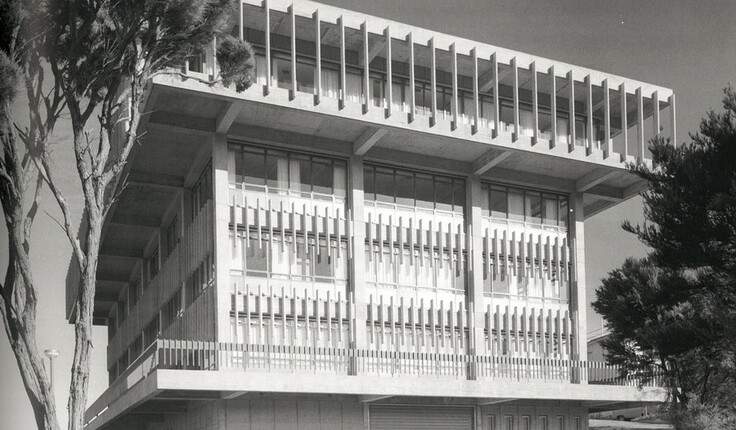 The Meteorological Office, Wellington, viewed from north-west. Photo: Alexander Turnbull Library, Duncan Winder Collection.