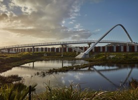 Te Whitinga Footbridge.