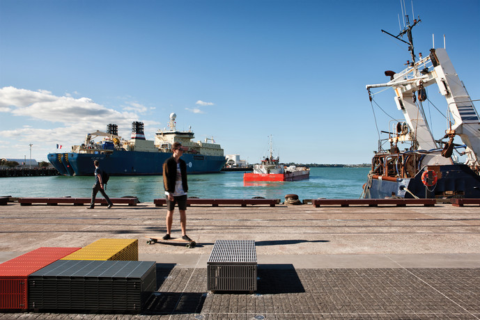 Image: uploads/2016_10/tcl_-auckland-waterfront_simon-devitt_04.jpg