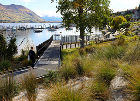 Lake Wanaka walkway. Photo Credit: Reset.