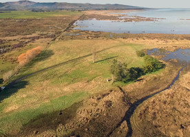 The Ararira/LII River begins near Lincoln township, travels through mixed-use rural land, finishing at the lake at Yarrs Flat wildlife reserve.